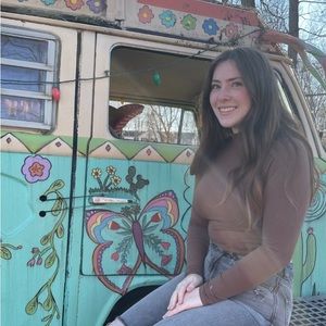 Meet your Posher, Hannah